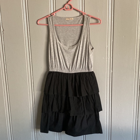 Host Pick- 👗 Super Cute Gray & Black Tiered Bebop Dress- Size Small - Picture 7 of 10